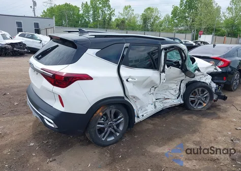 2023 Kia Seltos S из США, поврежденный, VIN KNDEU2AA7P7349610